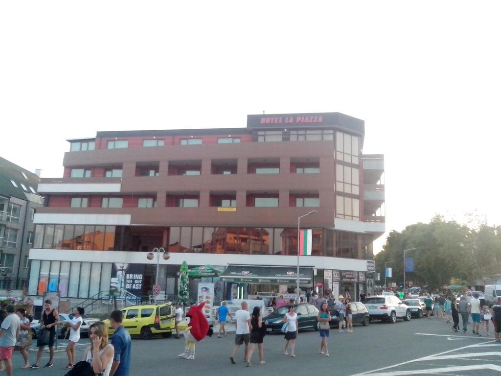 La Piazza Primorsko Rooms & Apartments Exteriör bild