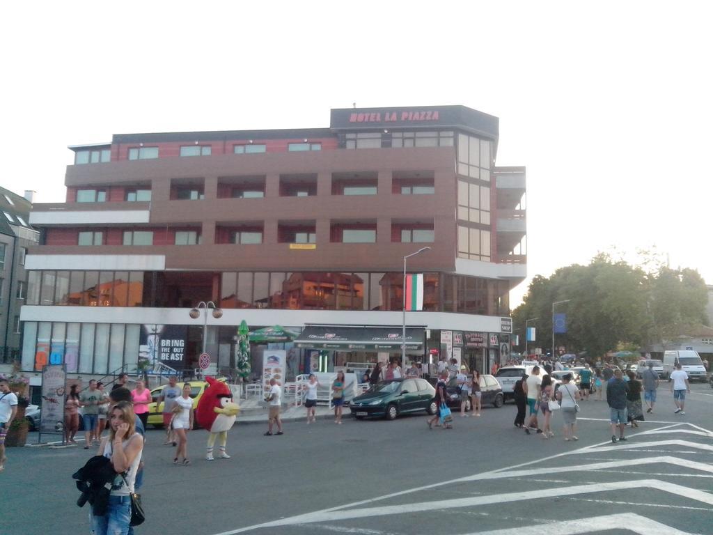 La Piazza Primorsko Rooms & Apartments Exteriör bild