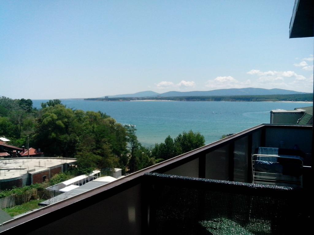 La Piazza Primorsko Rooms & Apartments Rum bild