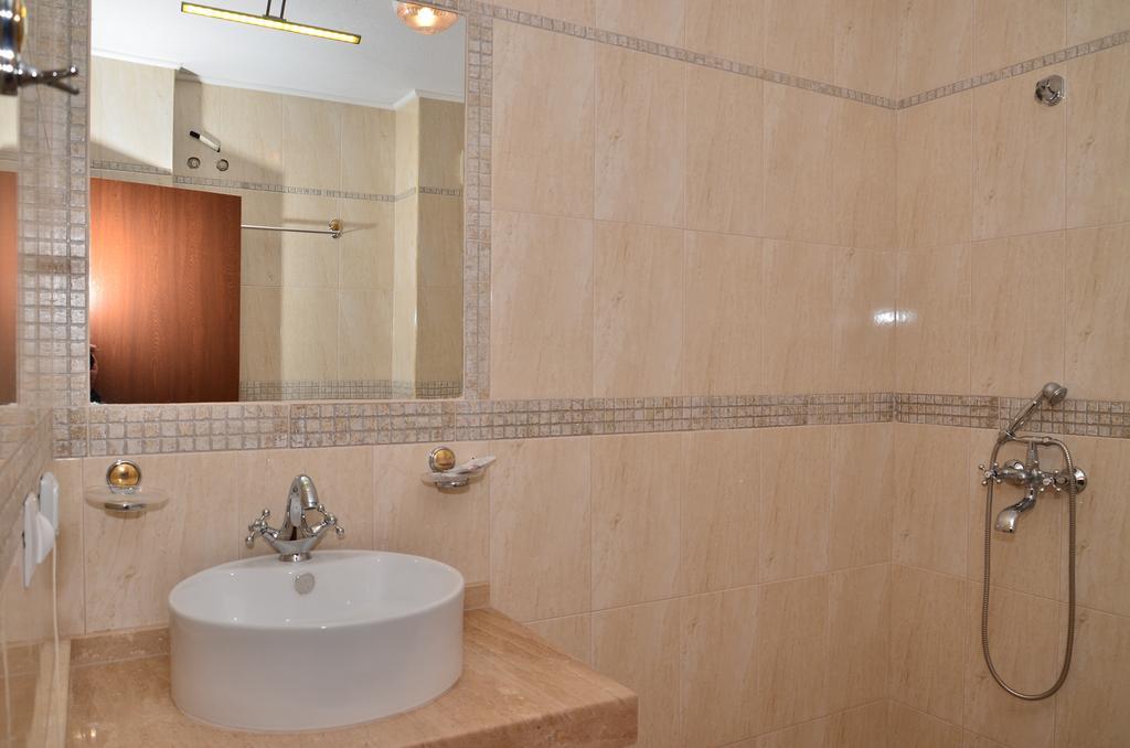 La Piazza Primorsko Rooms & Apartments Rum bild