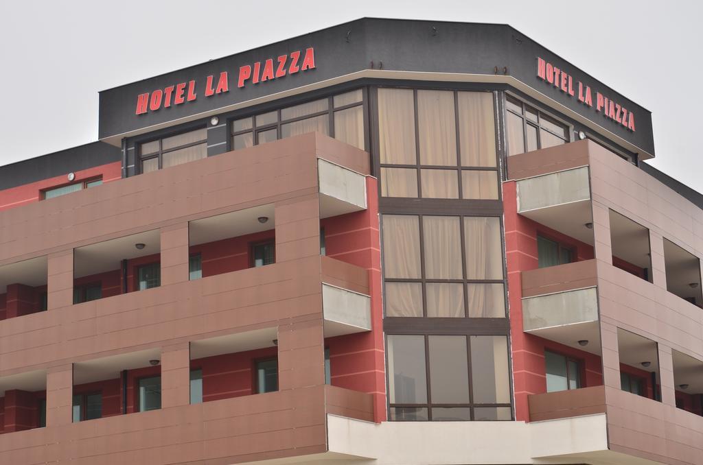 La Piazza Primorsko Rooms & Apartments Exteriör bild